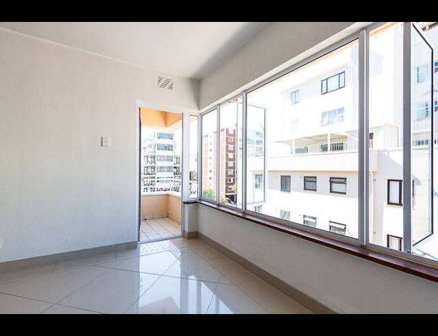 0 BEDROOM APARTMENT FOR SALE IN SEA POINT